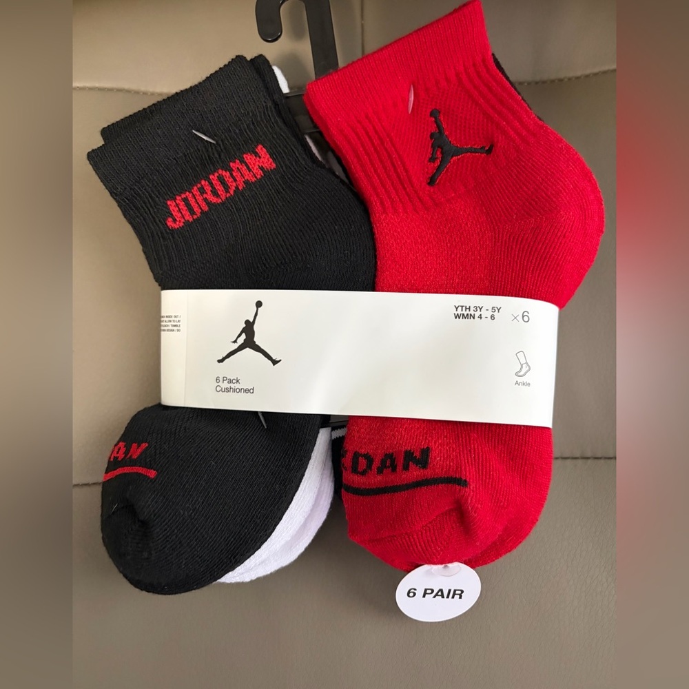 BNWT NIKE JORDAN YOUTH LEGEND (6) PACK ANKLE SOCKS MULTICOLOR US SHOE SIZE 3Y-5Y